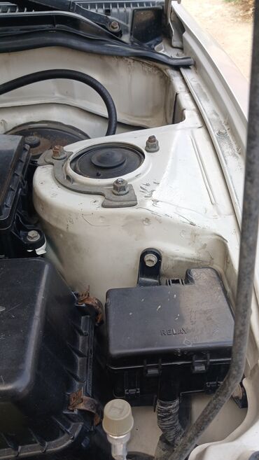 Toyota: Toyota RAV4: 2 l | 1998 il Krossover — 9