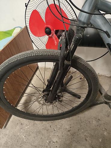 Şəhər tipli velosiped – ön amortizatorlu, disk əyləcli - Ön