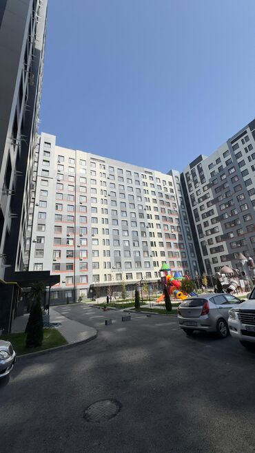 срочно продаётся 1 комнатная квартира в районе ошского рынка: 1 комната, 43 м², Элитка, 13 этаж, Евроремонт