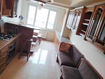 Uzunmüddətli kirayə mənzillər: Yasamalda 9 mertebeli binanın 9-cu mərtəbəsində yerləşən ümumi sahəsi — 4