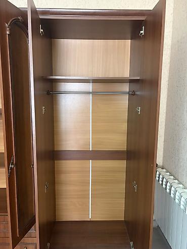 Ev üçün mebel: İşlənmiş, 6 qapı, Güzgülü, Qəhvəyi, Taxta, Açılan, Düz dolab — 3