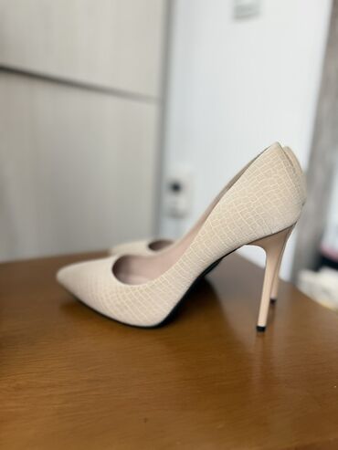 Другая женская одежда: Подборка женской одежды: 1) Кофта трикотажная серого цвета - Фасон — 14