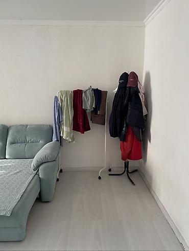 65000: 1 комната, 35 м², 8 мкр 5 этаж, Старый ремонт — 2
