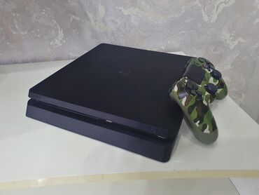 приставки для телевизора: PlayStation 4 Slim 500 gb. Состояние отличное, лежала в шкафу и не