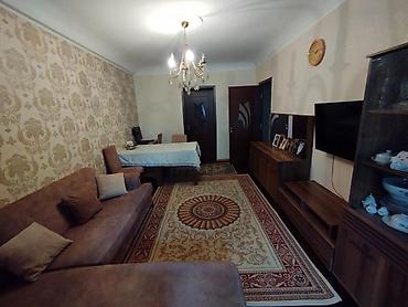 Mənzillər: Bakı, 8-ci kilometr, 3 otaqlı, Köhnə tikili, m. Neftçilər, 60 kv. m — 7
