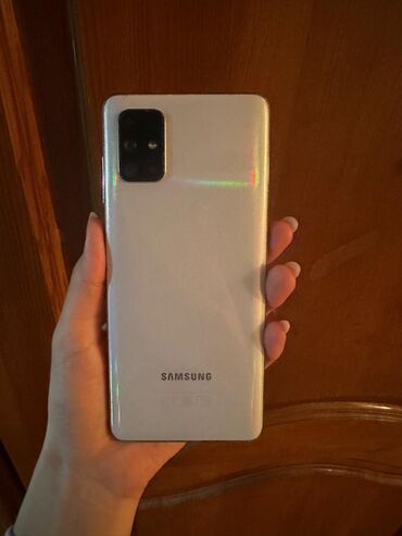 телефон скидка: Продается телефон Samsung A71 .На экране есть трещины
