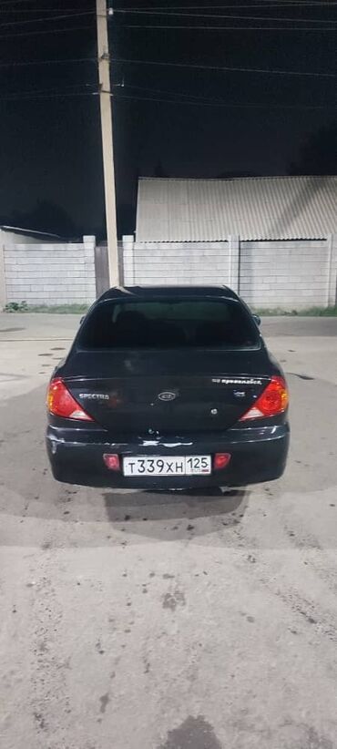 Toyota : 2006 г., 1.6 л, Механика, Бензин, Седан