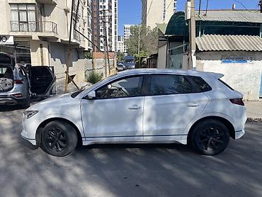 е 2 машина: BYD E2: 2022 г., Электромобиль, Хэтчбэк — 4