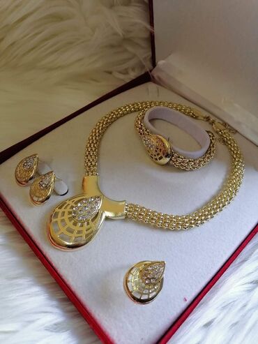 Setovi nakita: Cena: 2100din — 7