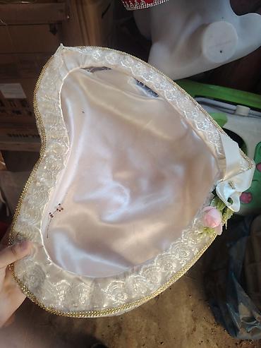 Ürünün adı: Ürək formalı nikah üzüyü yastığı - Material: parlaq atlas lalafo.az -da Ürünün adı: Ürək formalı nikah üzüyü yastığı - Material: parlaq atlas
