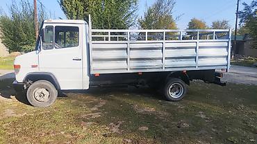 Транспорт: Грузовой бортовой автомобиль Mercedes‑Benz 612D - Тип: легкий — 2