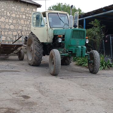 beton qarisdiran masinlarin satisi: Трактор мотор 4.4 л, Б/у