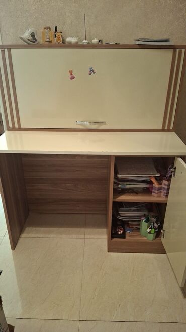mebel: Oğlan və qız üçün, Yazı masası