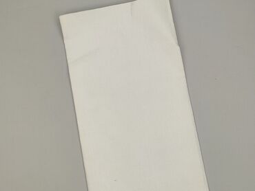 Obrusy: Obrus 130 x 120, kolor - Biały, stan - Bardzo dobry
