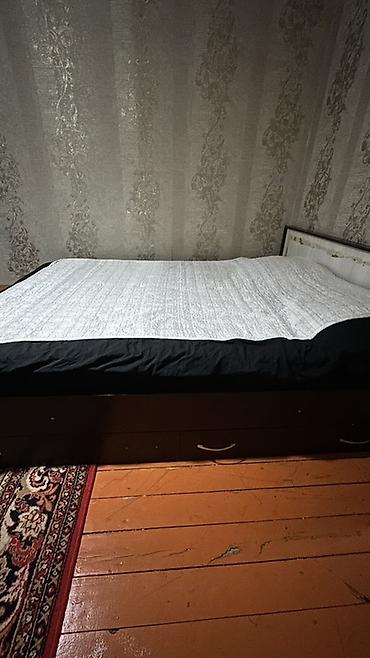 двухъярусная кровать для взрослых: Двуспальная кровать, Б/у, С ящиком для хранения, длина - 180 см — 2