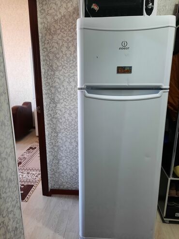 скупка бу холодильник: Холодильник Indesit, Б/у, Двухкамерный at lalafo.kg скупка бу холодильник: Холодильник Indesit, Б/у, Двухкамерный
