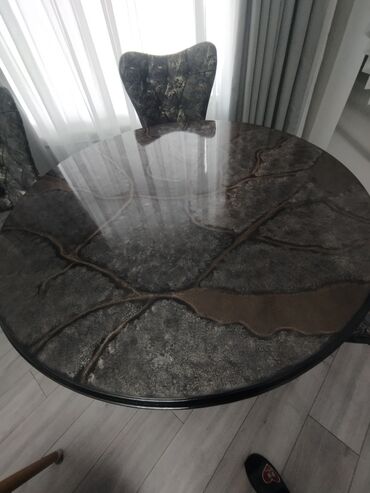 Masa və oturacaq dəstləri: Qonaq otağı üçün, İşlənmiş, Açılmayan, Yumru masa, 4 stul — 2