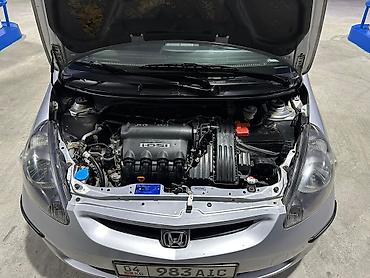 транс: Honda Jazz: 2003 г., 1.3 л, Механика, Бензин, Хэтчбэк — 9