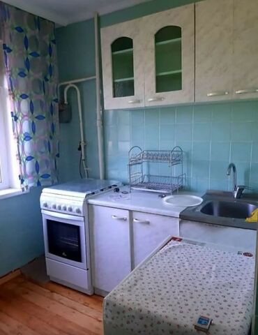 продаю дом г бишкеке: 2 комнаты, 44 м², 104 серия, 3 этаж, Косметический ремонт