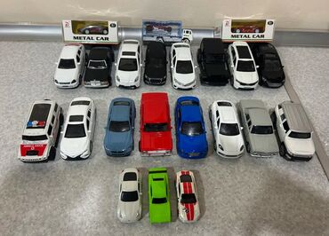dəmir maşın: Dəmir maşın modelkaları satılır. Təzədir.Çeşidlər var.50 növ modelka
