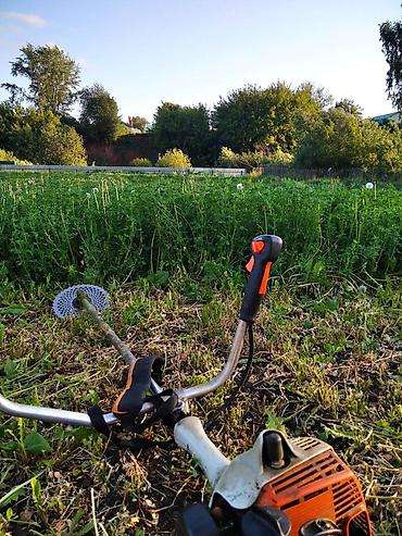 Газонокосилки: Газонокосилка различных мар ок и цветов. Доступны модели в — 12