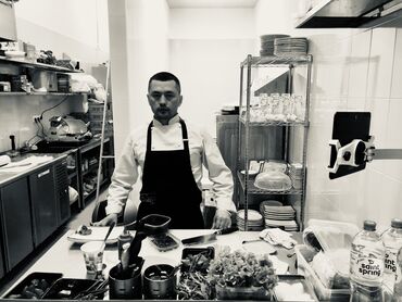 Повара: Шеф повар богатый опыт работы более 12 лет. Работал в Москве элитных — 6