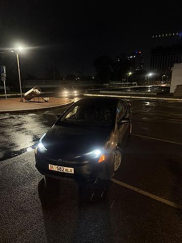 Транспорт: Toyota Prius: 2018 г., Вариатор, Гибрид, Хэтчбэк — 8