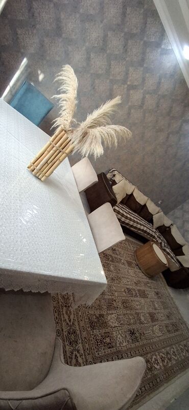 Uzunmüddətli kirayə mənzillər: Ev kiraye verilir unvan Masazir Yusif Semedoglu kuçesi 6otag bir — 4