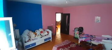 Həyət evləri və villaların satışı: Satılır: həyətli 2 mərtəbəli fərdi yaşayış evi otaglar cox genis — 12