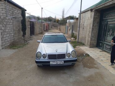 Mercedes-Benz: Mercedes-Benz E 220: 2.2 l | Sedan — 13