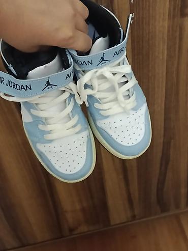 qacış ucun uşaq krosovkalrı: Rəng - Qara Krossovkalar, Nike, Ölçü: 31, Oğlan üçün — 4