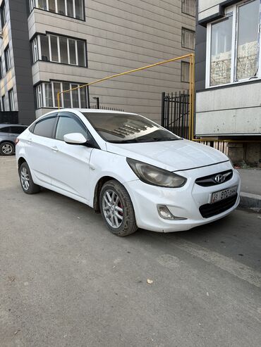 Hyundai: Hyundai Solaris: 2013 г., 1.6 л, Автомат, Бензин, Седан