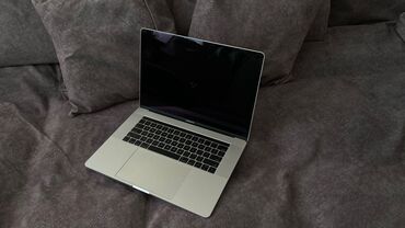 Apple MacBook: Apple MacBook, 13.3 ", Intel Core i5, 256 GB — 23