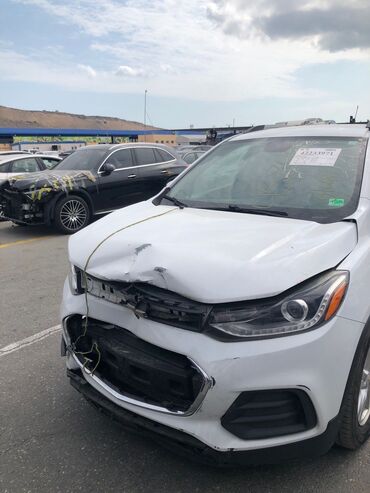 Bamperlər, buferlər: Məhsul: Chevrolet Equinox (2 ədəd), ön hissədən zədələnmiş