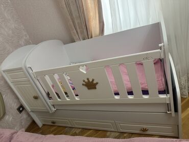 детские альбомы для фотографий: Для девочки и мальчика, Четырехугольная, Колыбель, С бортиками, С матрасом, Без механизма качания
