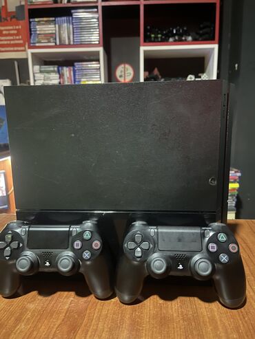 işlenmiş soyducu: Ps 4 Fat Modeli Yaddas 500 GB sistem 12.02 oyunsuzdu Ustunde 2 eded