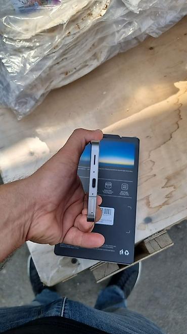 samsung telofon: Samsung Galaxy A56, 128 GB, rəng - Boz, Barmaq izi — 4
