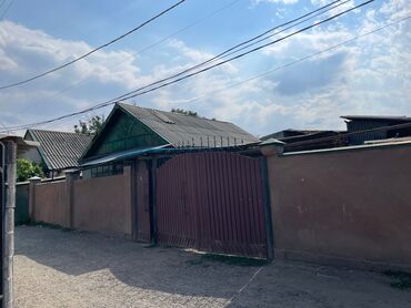 пол дома район кызыл аскер: Дом, 65 м², 10 комнат, Собственник, Старый ремонт
