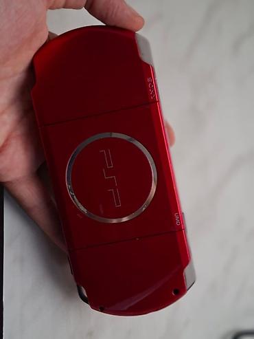 PSP (Sony PlayStation Portable): Sony psp 3004 madelidi.prosibkalidi ve icinde oyunlar var Elave — 2