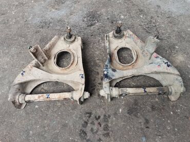 Auto delovi: Viljuška donja za prednji trap Lada 7 Riva br.2 Polovno, očuvano — 5