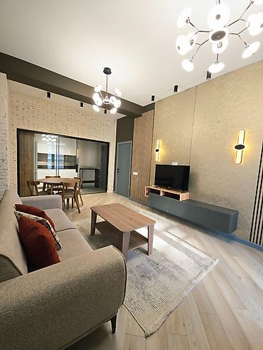 berdə: Ağ Şəhərdə studio tipli 2 otaqlı mənzil kirayə verilir. - Ümumi sahə — 2