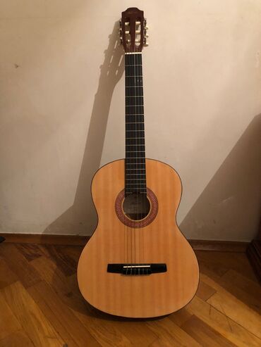 gitara baku: Klassik gitara, Akkord, İşlənmiş, Ödənişli çatdırılma