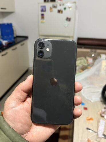 11 про 128: IPhone 11, Б/у, 128 ГБ, Jet Black, Чехол, Защитное стекло, Кабель, 80 %