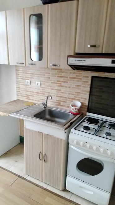 Uzunmüddətli kirayə mənzillər: Uzun müddətli kirayə verilir 2 otaqlı mənzil – geniş zal, yataq otağı — 2