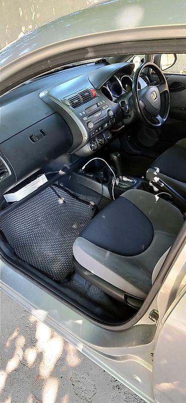 mark 4: Honda Fit: 2002 г., 1.3 л, Вариатор, Бензин, Хэтчбэк — 8