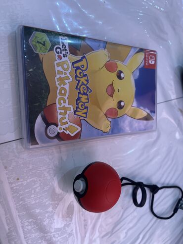 купить диски ps3 бу: Pokemon: Let’s Go, Pikachu! для Nintendo Switch + Poke Ball Plus