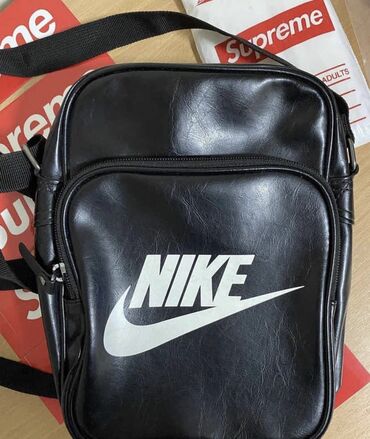 Sport i hobi: Nike torbica Top stanje bez ikakvih ostecenja nosena svega par puta