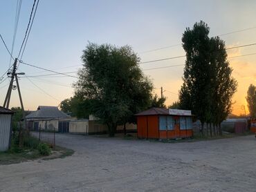 продаю дом ж м ак босого: Продаётся дом в центре ж/м Ак босого 7 комната 5сотых +3,5сот зелёный