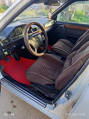 мата секыл: Mercedes-Benz W124: 1993 г., Кол менен иштөөчү, Седан — 4