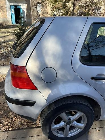 Volkswagen: Volkswagen Golf: 2002 г., 1.6 л, Механика, Бензин, Хэтчбэк — 17